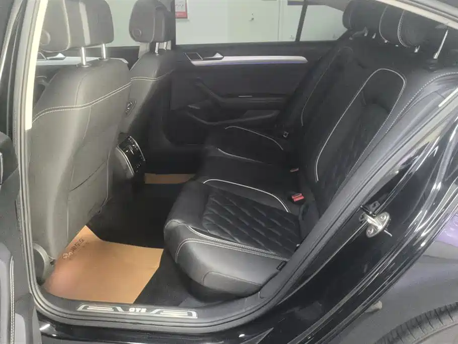 VOLKSWAGEN MAGOTAN GTE PLUG IN HYBRID