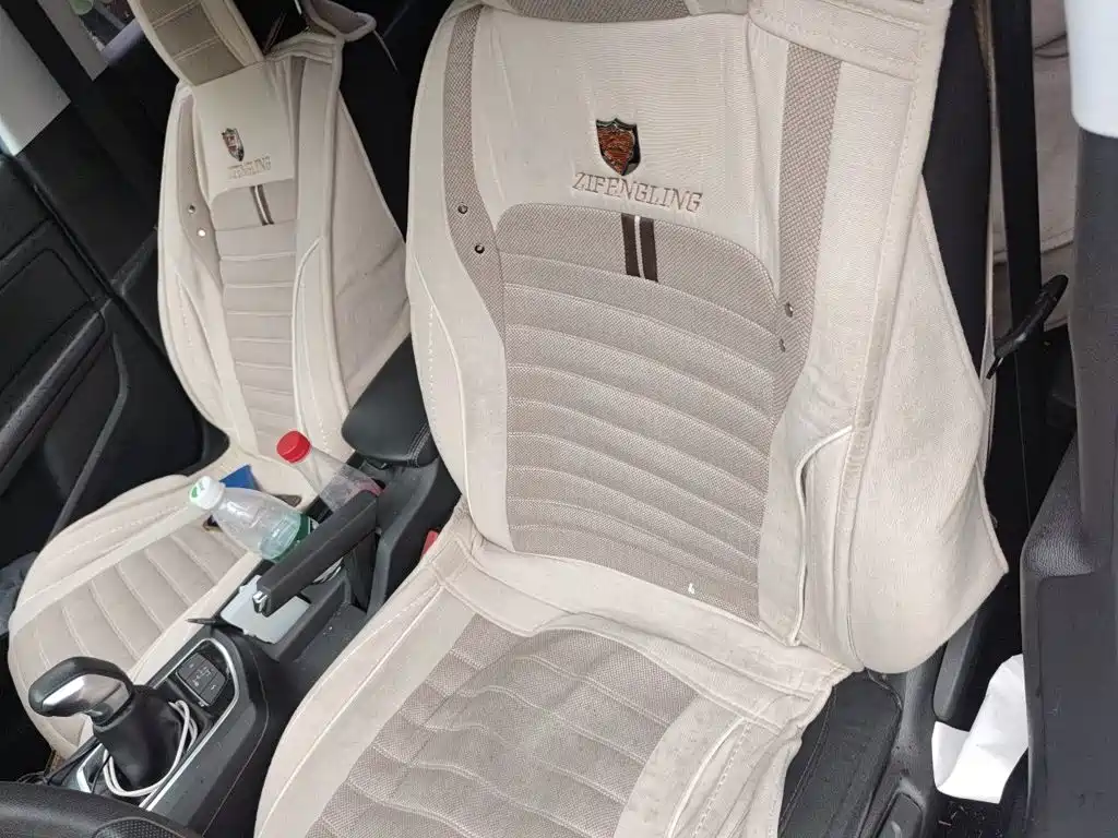 Photo 8 - Peugeot 308S