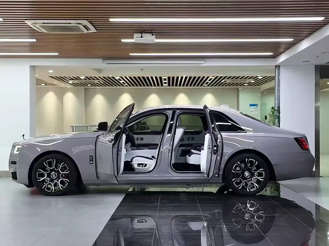 Rolls-Royce Ghost 2022 6.7T Black Badge фото 4