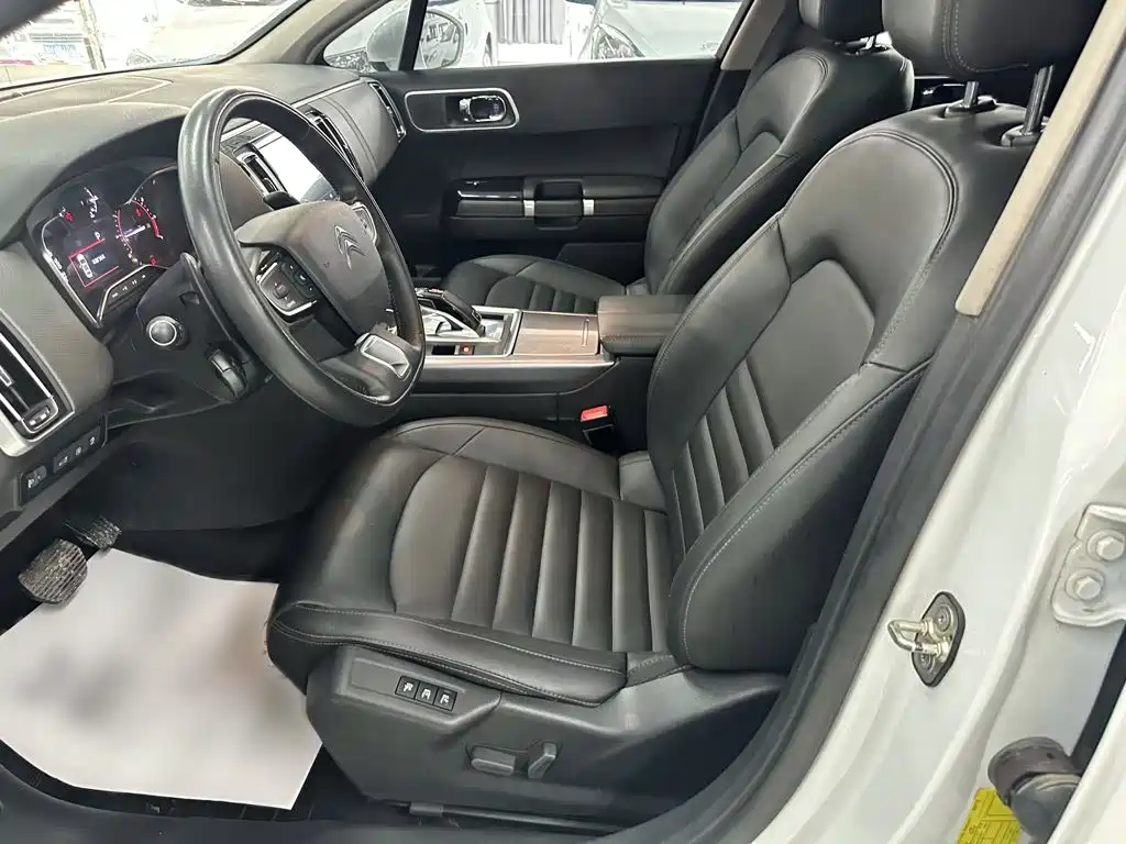 Фото 8 - Citroën C6