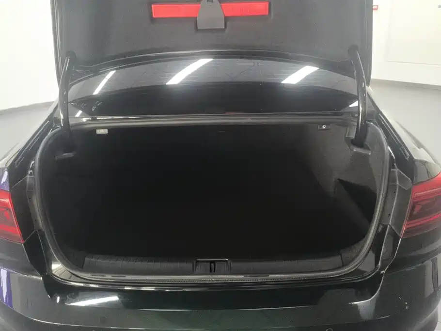 VOLKSWAGEN MAGOTAN GTE PLUG IN HYBRID