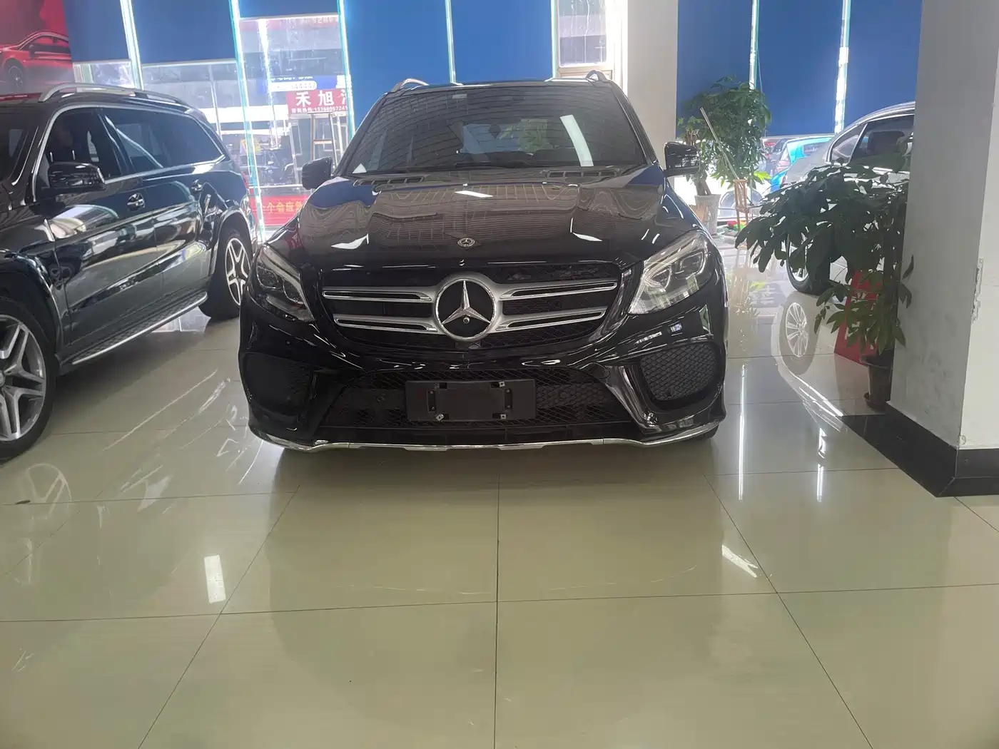 صورة 2 - Mercedes-Benz GLE