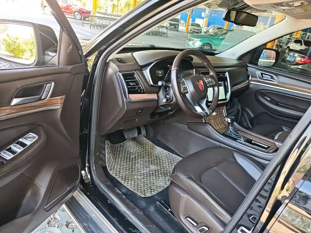 Фото 16 - Roewe RX8