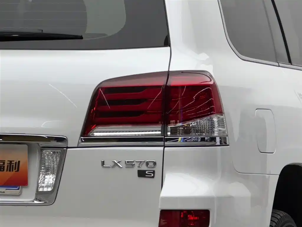 Lexus LX фото 21