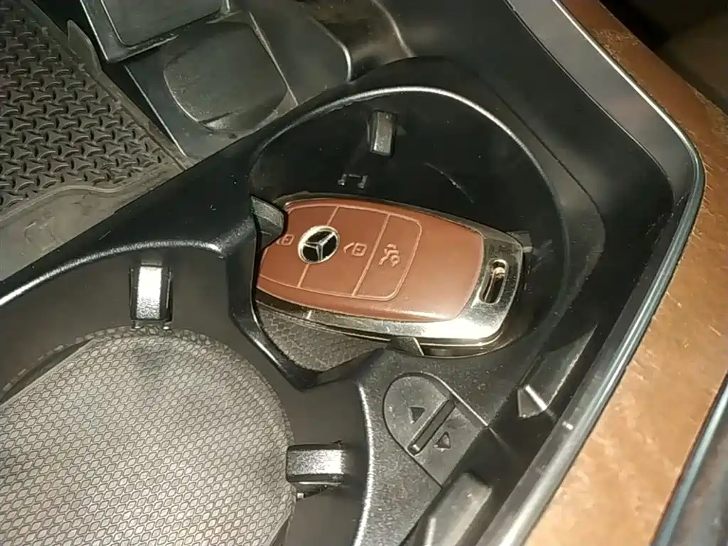 Mercedes-Benz E-Class New Energy 2022 Facelift E 350 e L Plug-in Hybrid Sedan фото 9