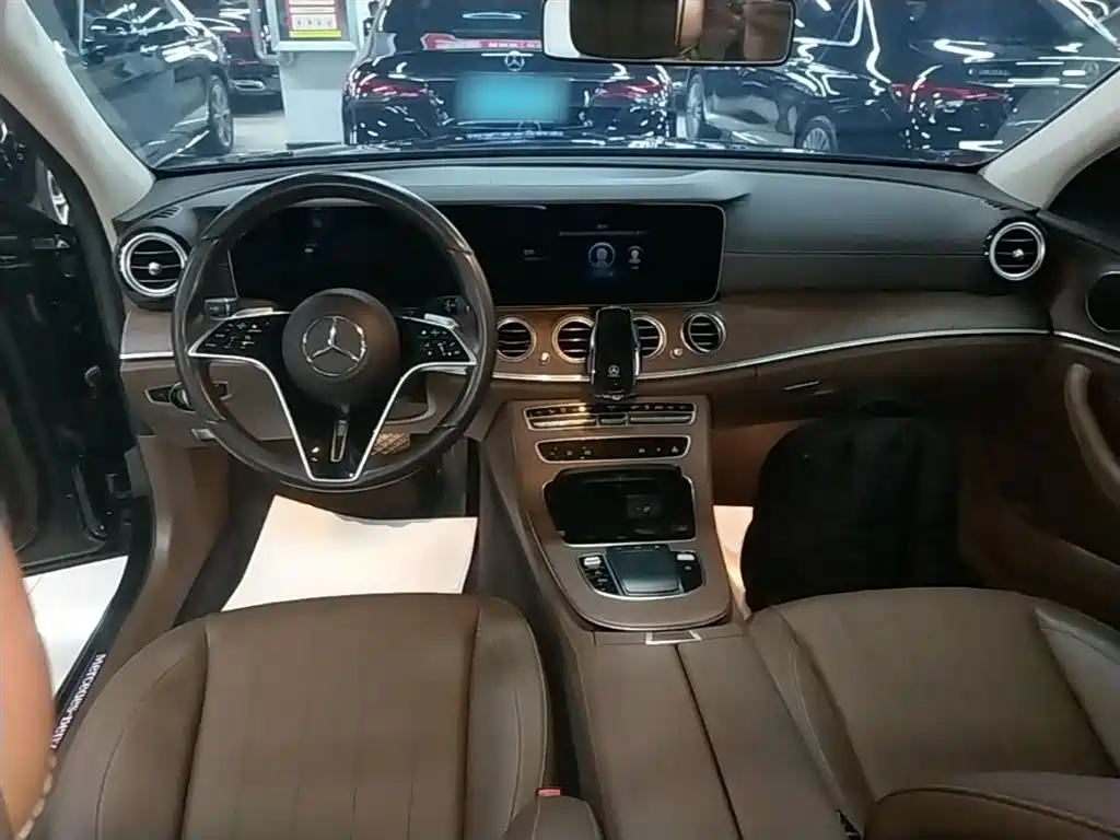 Mercedes-Benz E-Class New Energy 2022 Facelift E 350 e L Plug-in Hybrid Sedan фото 10