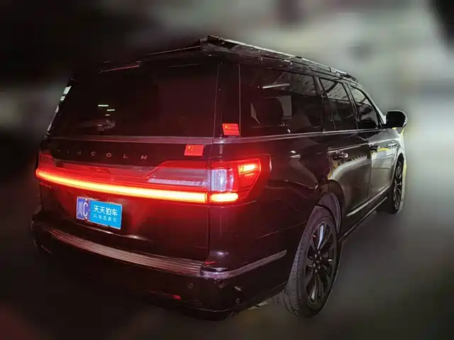 Lincoln Navigator 2019 3.5T Ultimate China VI — фото 2