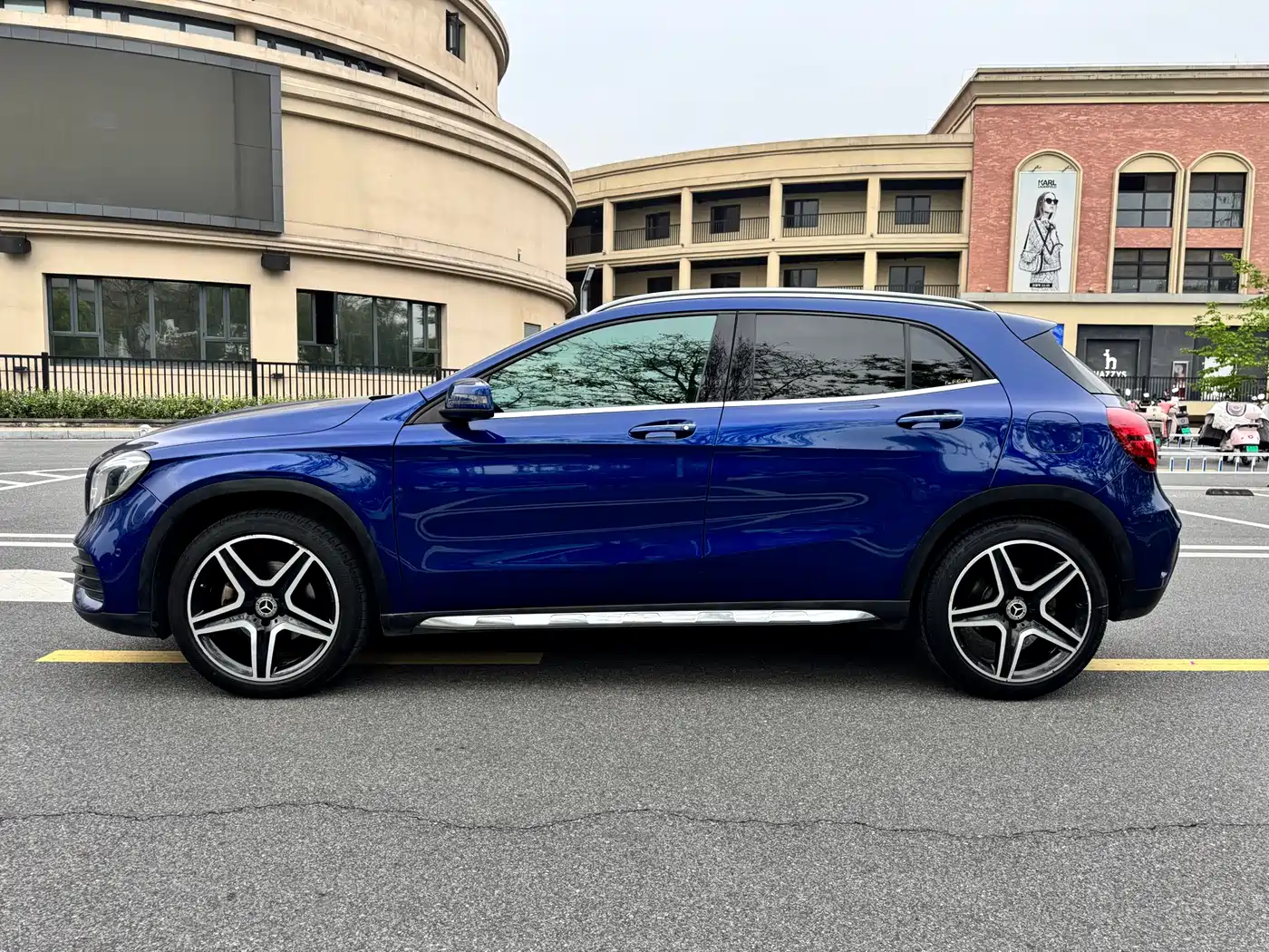 Mercedes-Benz GLA 2017 GLA 220 4MATIC Luxury фото 4
