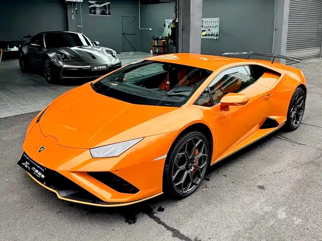 LAMBORGHINI HURACÁN