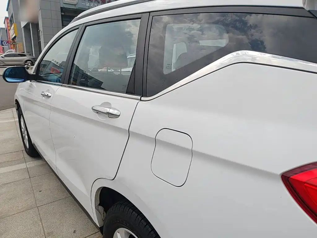 Фото 5 - Haval M6