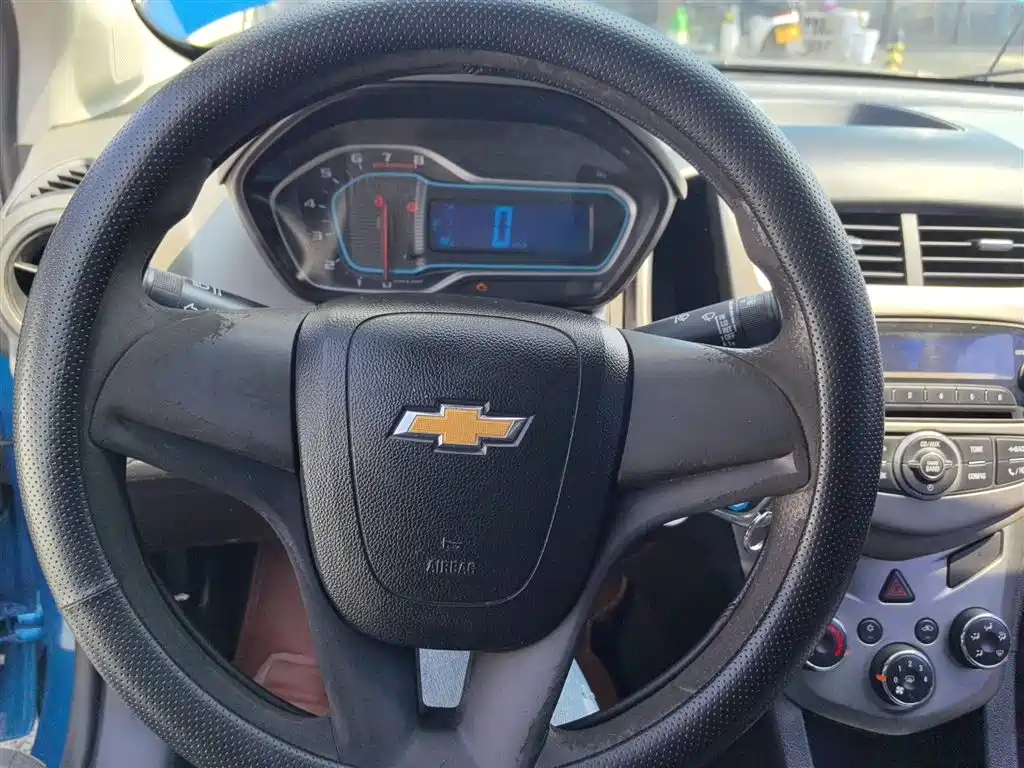 Chevrolet Aveo 2014 Sedan 1.4SL MT Luxury Edition фото 11