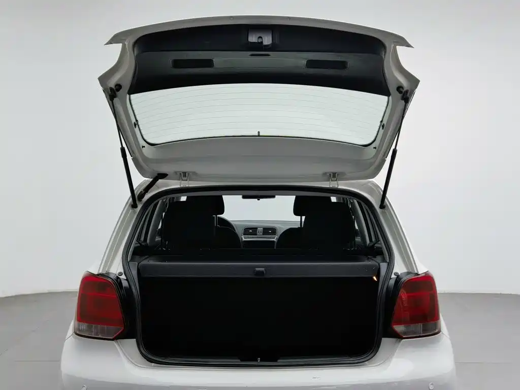 صورة 16 - Volkswagen Polo