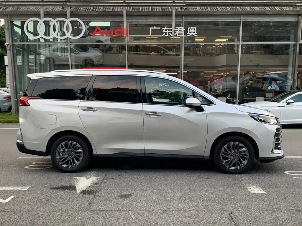 SAIC Maxus Maxus G50 2024 2023 Model PLUS 1.5T Happiness Recommended Auto Launch Edition