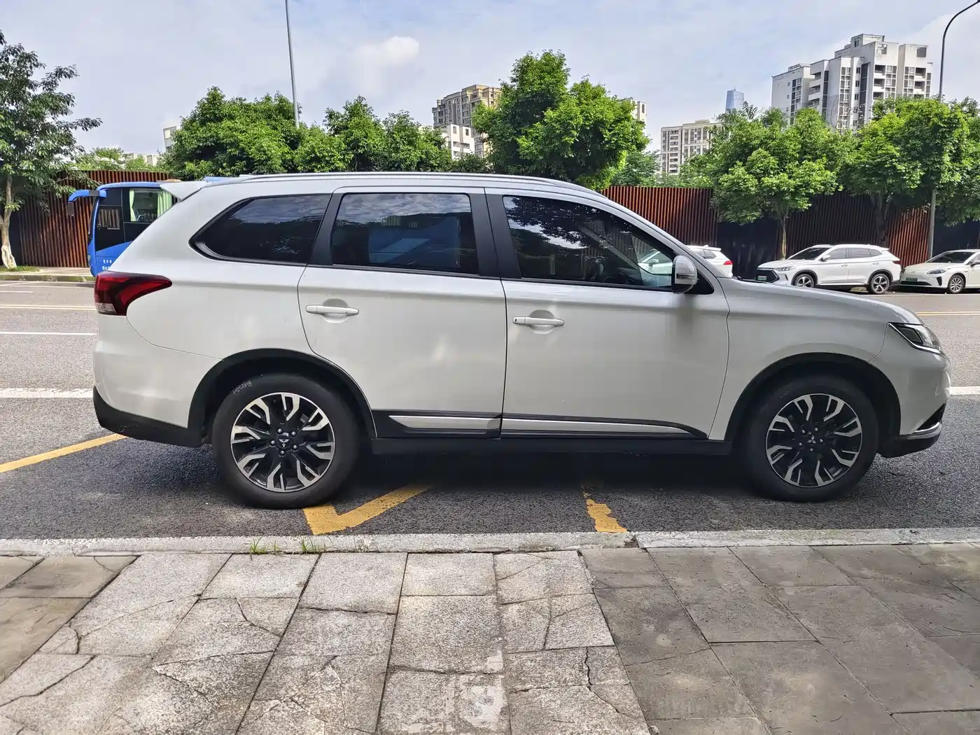 Фото 7 - Mitsubishi Outlander
