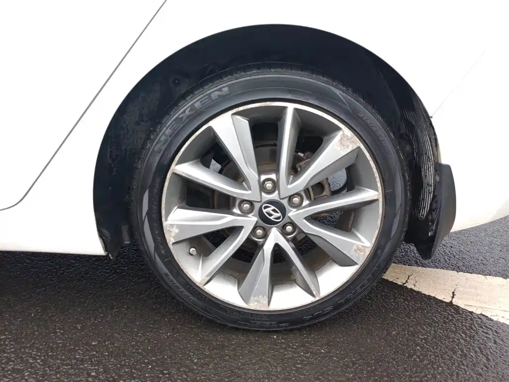 Hyundai Langdong 2015 1.6L Auto Exclusive фото 14