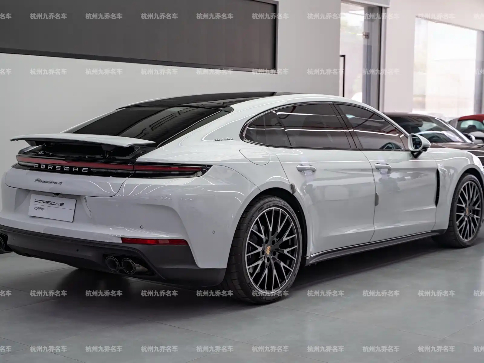 Фото 7 - Porsche Panamera