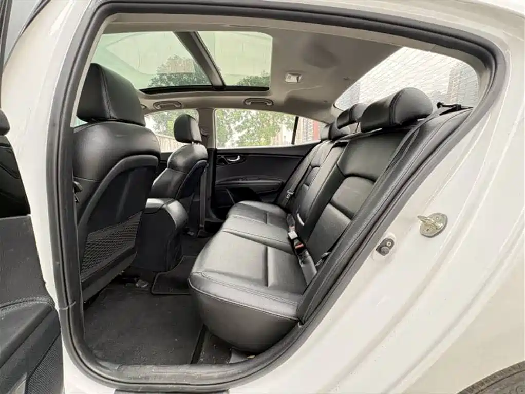 Kia K4 2014 1.8L Automatic GLS фото 6