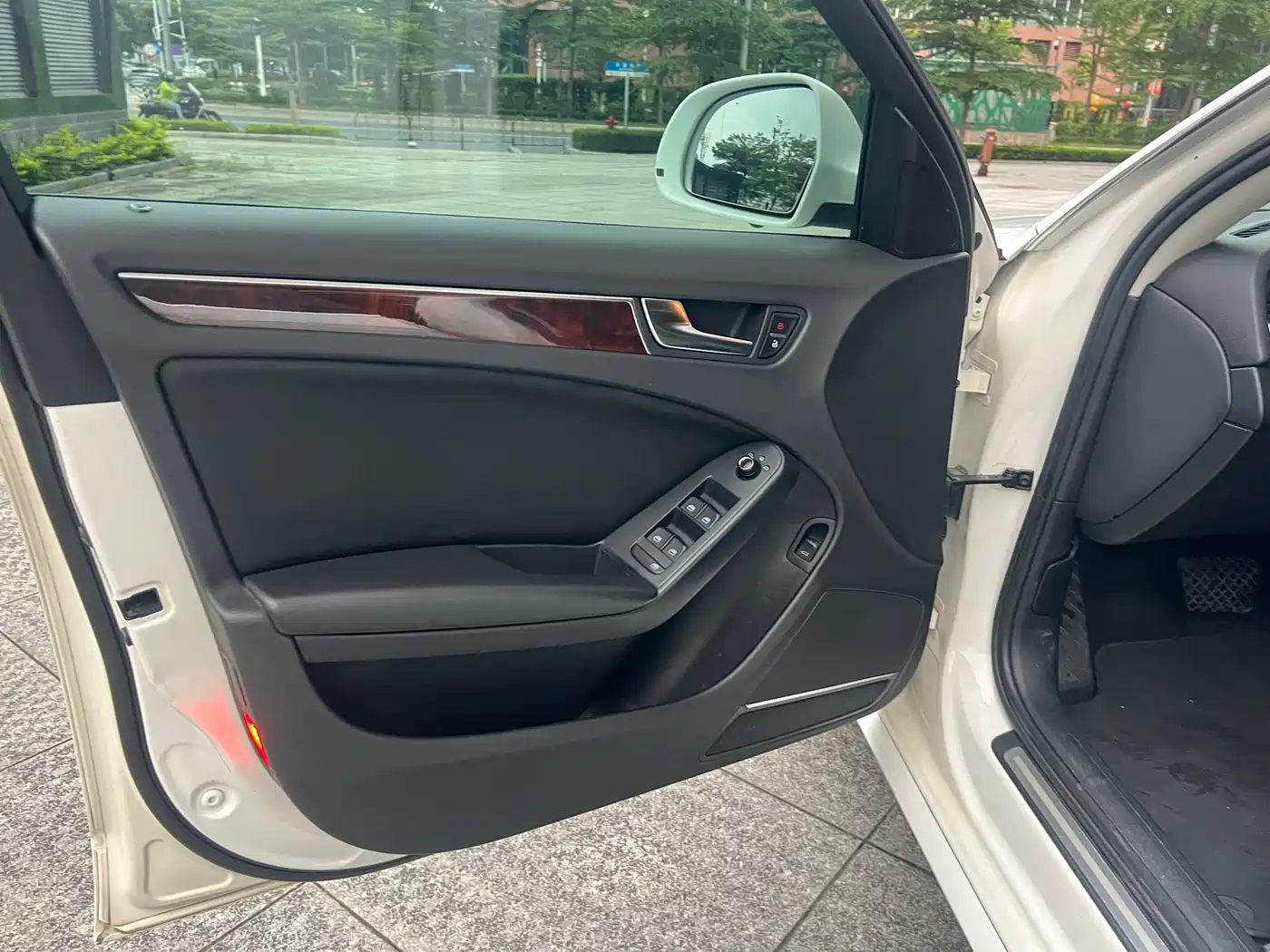 Audi A4L 2010 2.0 TFSI Comfort фото 11