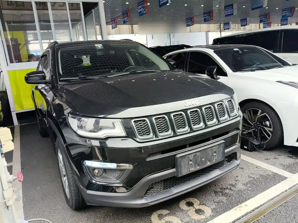 Фото 4 - Jeep Compass