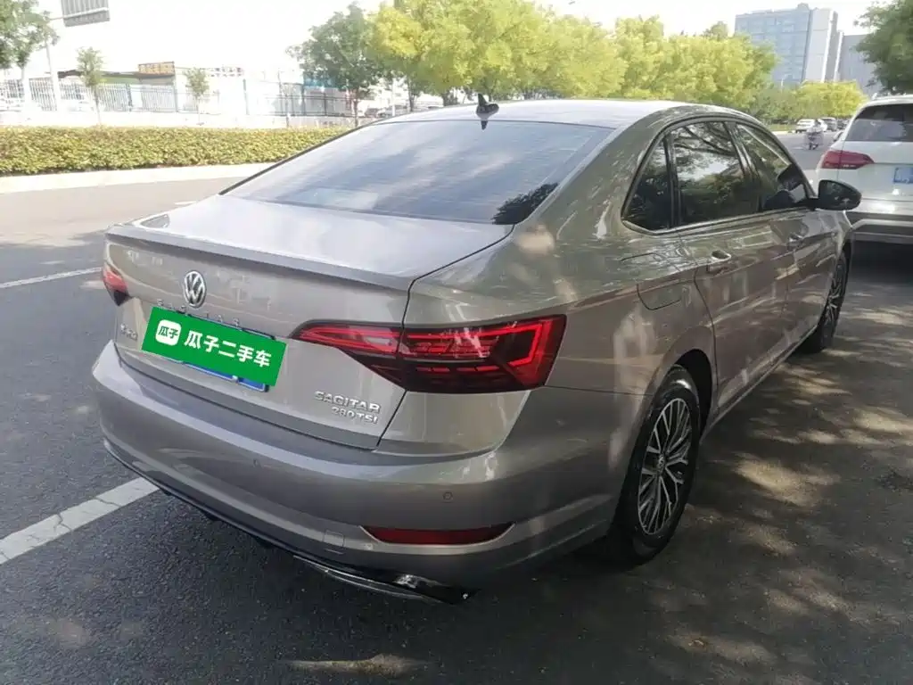VOLKSWAGEN SAGITAR