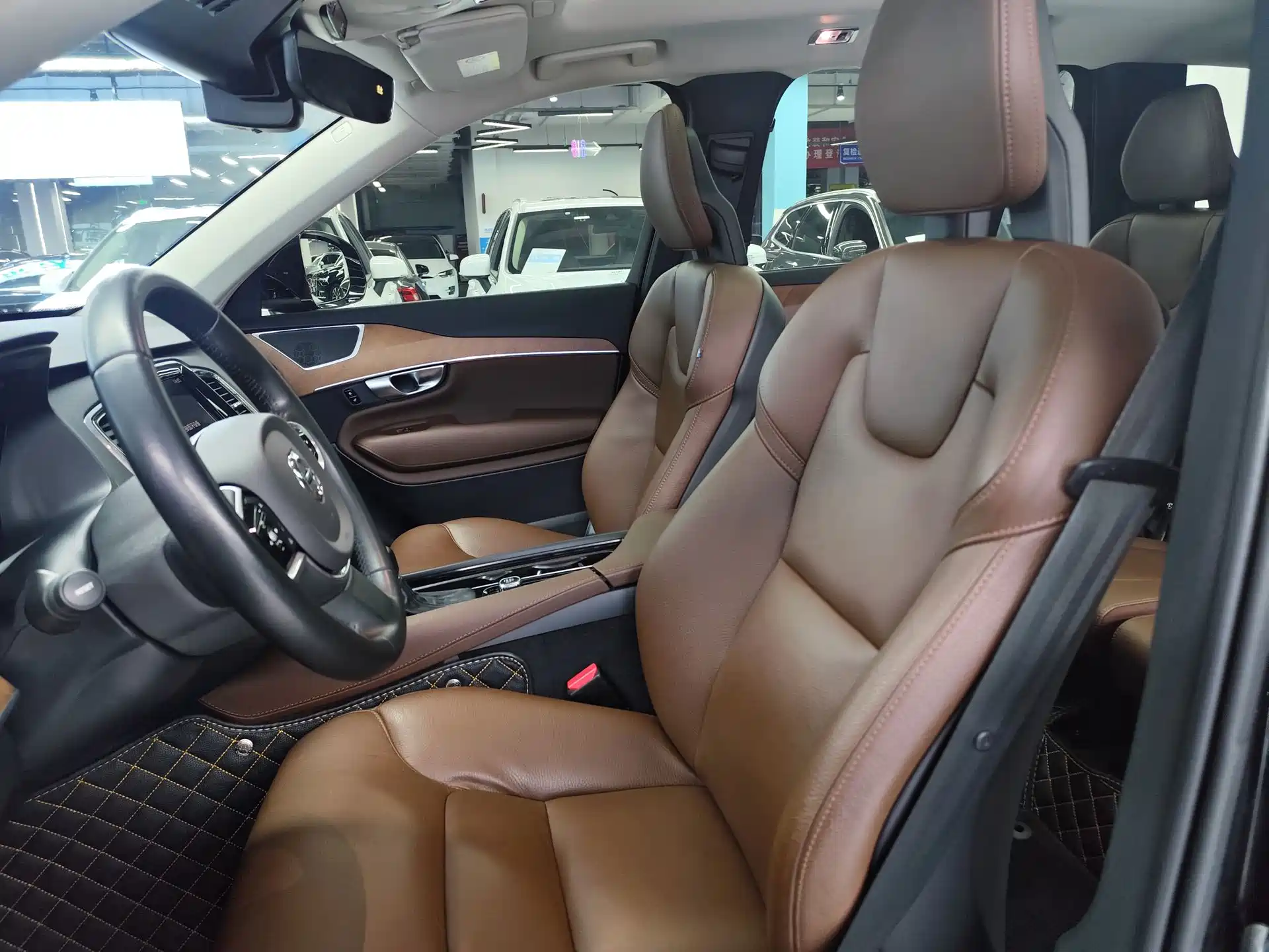 Фото 5 - Volvo XC90