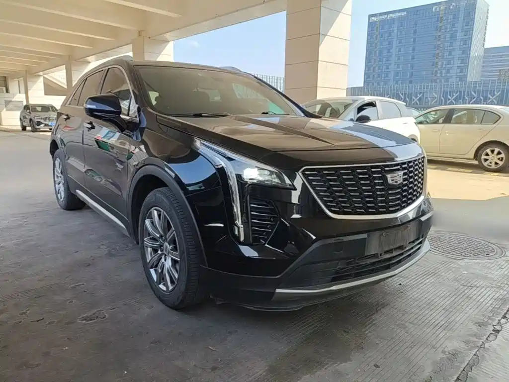 Фото 4 - Cadillac XT4