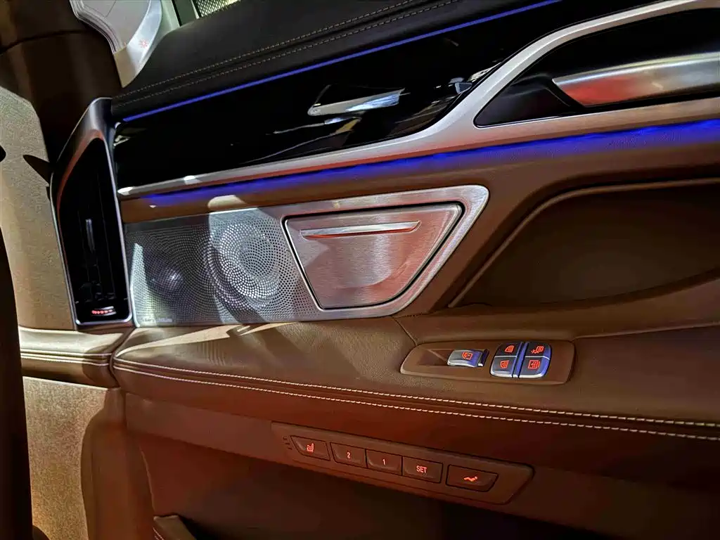 BMW 7 Series 2018 740Li xDrive Premium Type M Sport Package фото 16