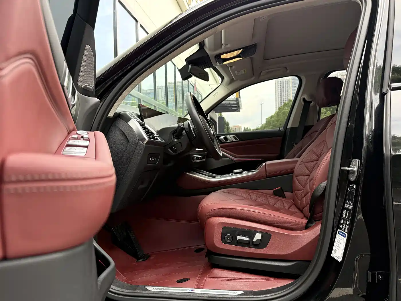 BMW X5 2023 xDrive 30Li Premium M Sport Black Night Package фото 12