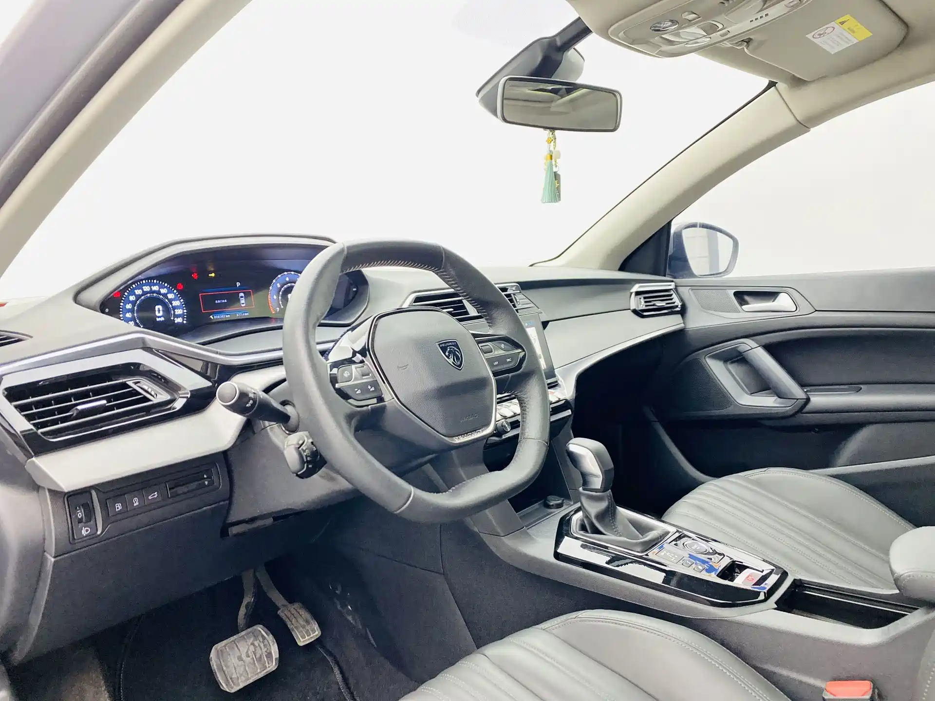 Фото 12 - Peugeot 408