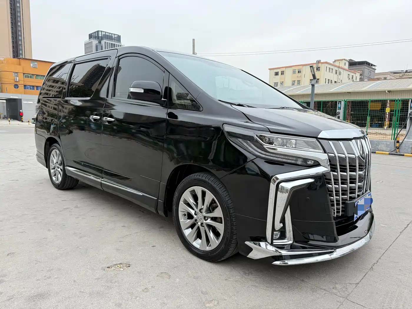 Toyota Alphard 2012 3.5L Premium Edition фото 3
