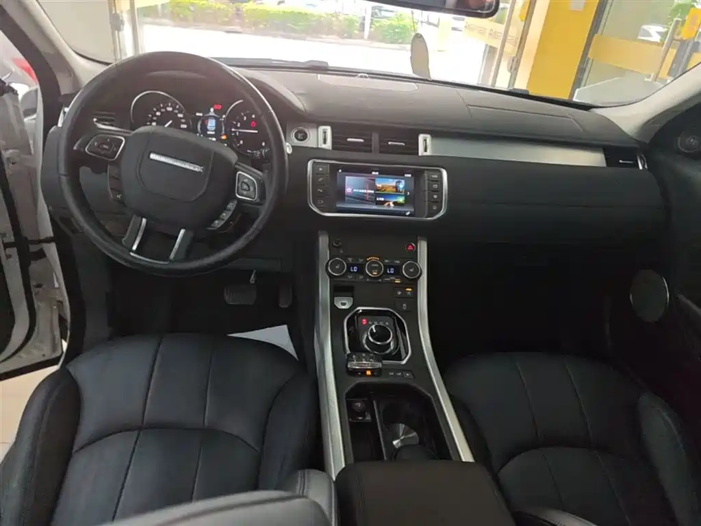 Land Rover Range Rover Evoque 2017 2.0T SE Smart Shine Edition фото 10