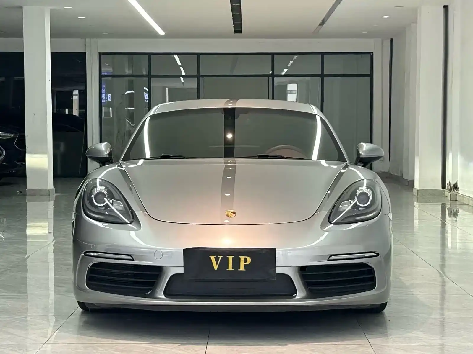 صورة 2 - Porsche 718