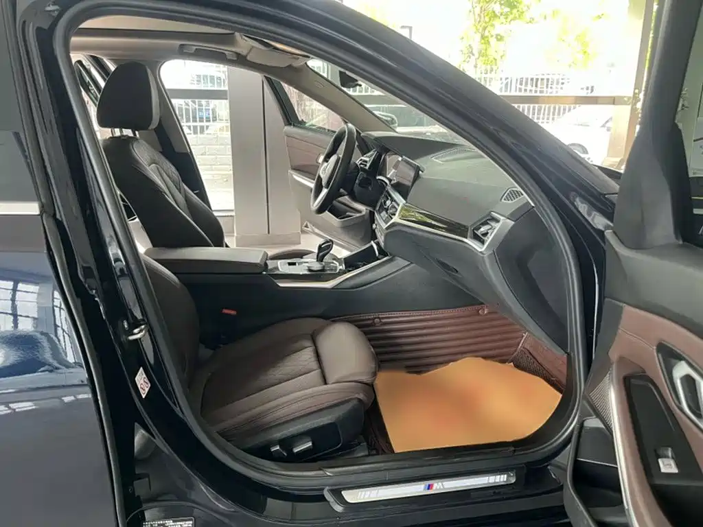 BMW 3-SERIES