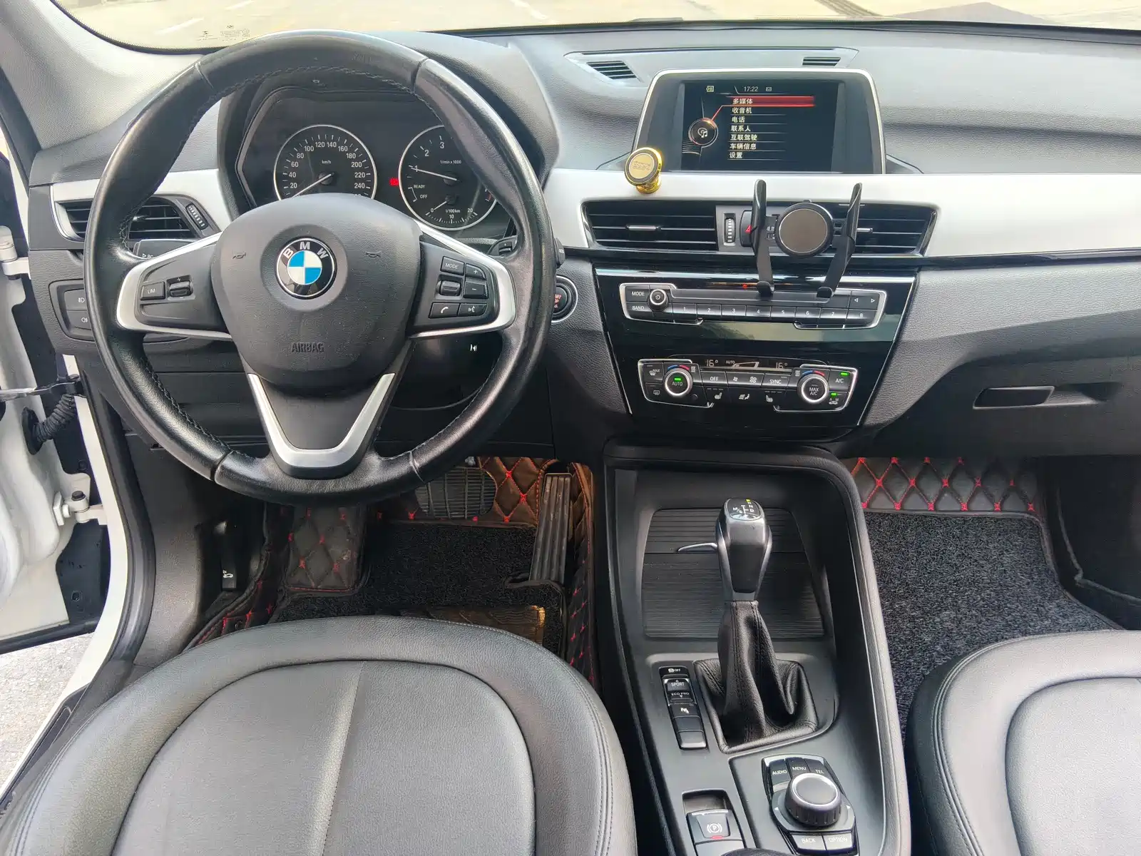 Фото 9 - BMW X1