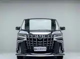 Photo 2 - Toyota Alphard