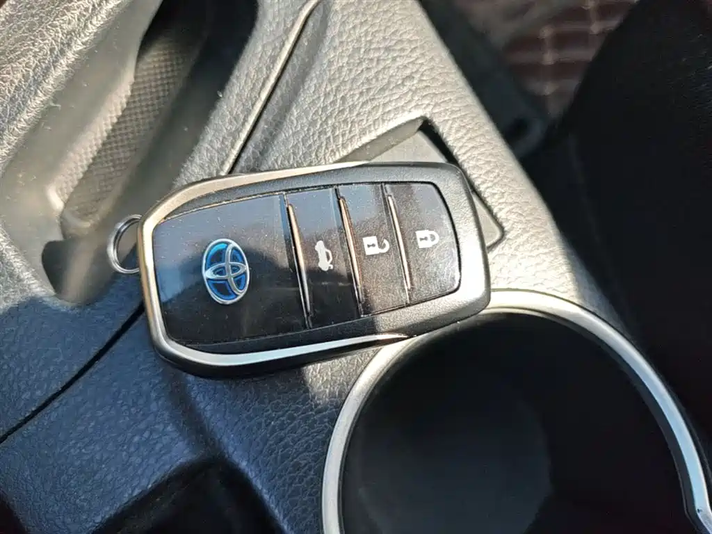 Toyota Levin Twin Engine E+ 2019 1.8PH GS E-CVT Elite Edition фото 17