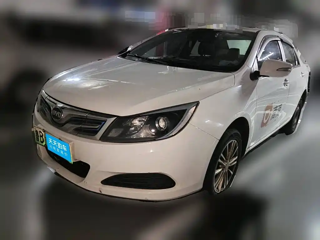 Фото 1 - BYD e5