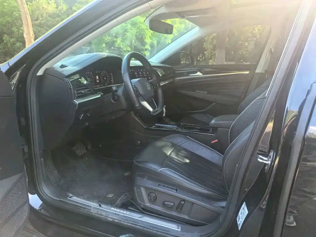 Photo 9 - Volkswagen Passat