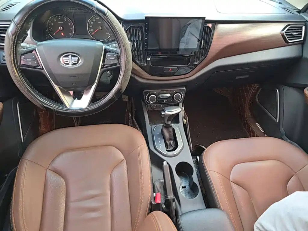 FAW Senya R7 2017 2016 1.6L Automatic Luxury