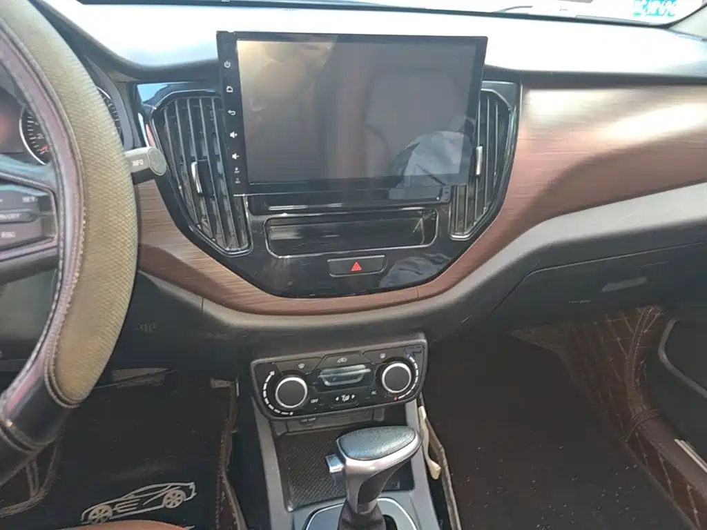 FAW Senya R7 2017 2016 1.6L Automatic Luxury