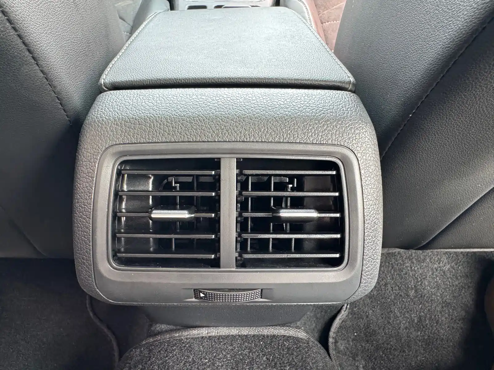 Фото 15 - Volkswagen Golf