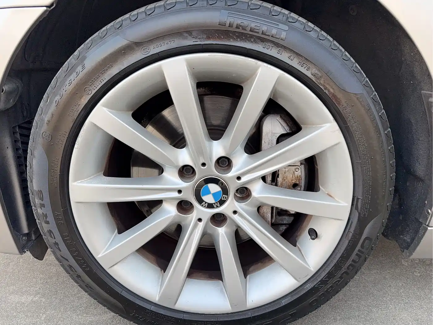 BMW 5 Series 2014 535Li Leadership фото 15