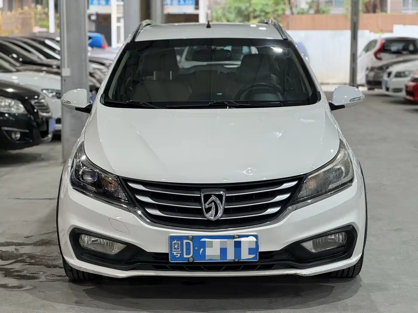 Baojun 310W 2017 2017 1.5L Manual Fashion Edition (China V)