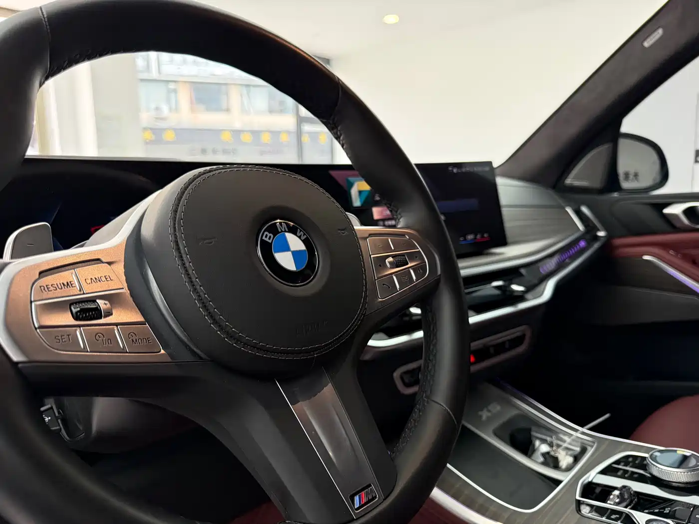 BMW X5 2025 Model xDrive 40Li M Sport Blackout Package фото 7