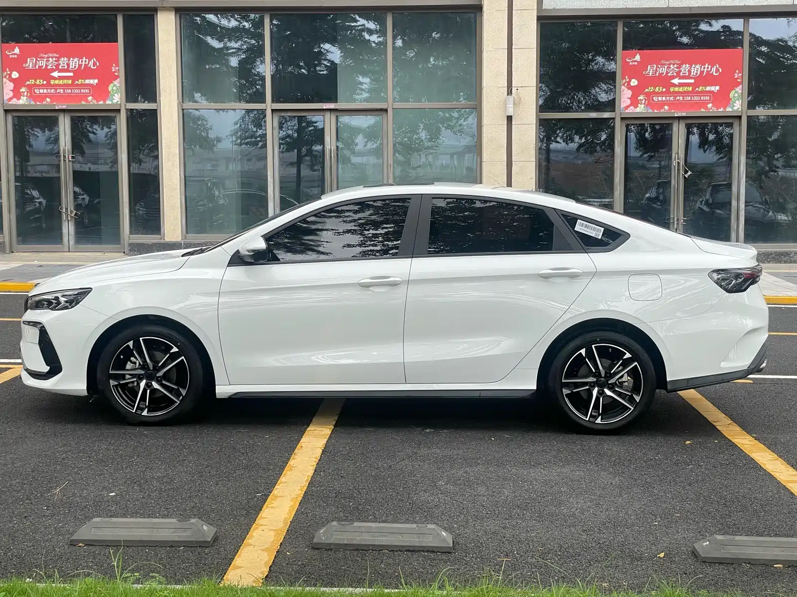 Фото 25 - Geely Binrui