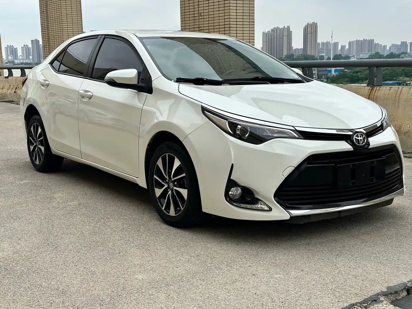 Toyota Levin 2018 185T CVT Premium Edition China V фото 3