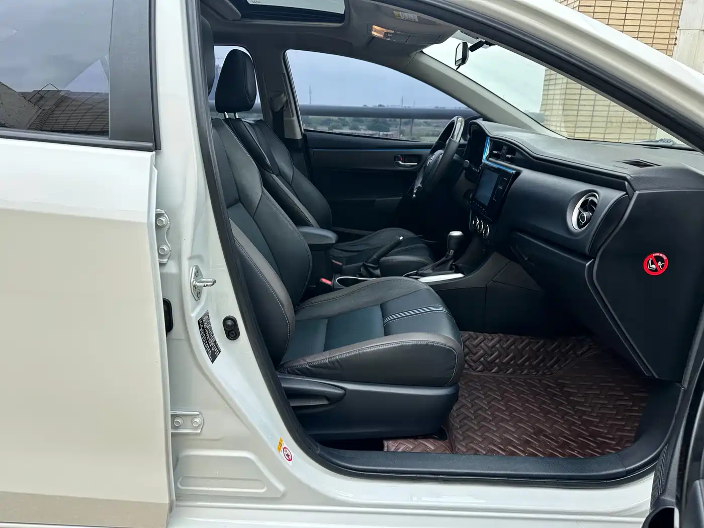 Toyota Levin 2018 185T CVT Premium Edition China V фото 18