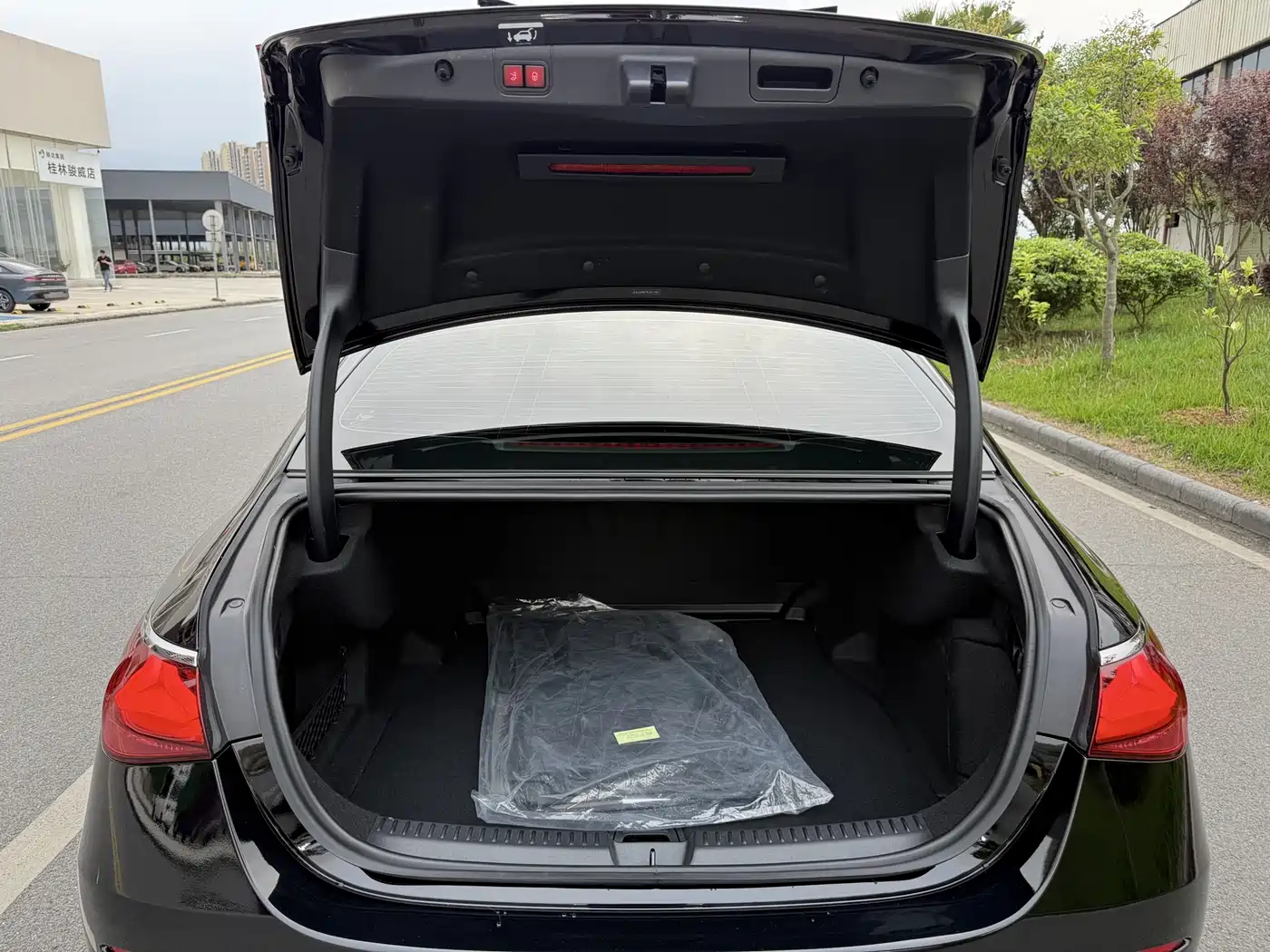 Mercedes-Benz E-Class 2024 Facelift E 260 L фото 17
