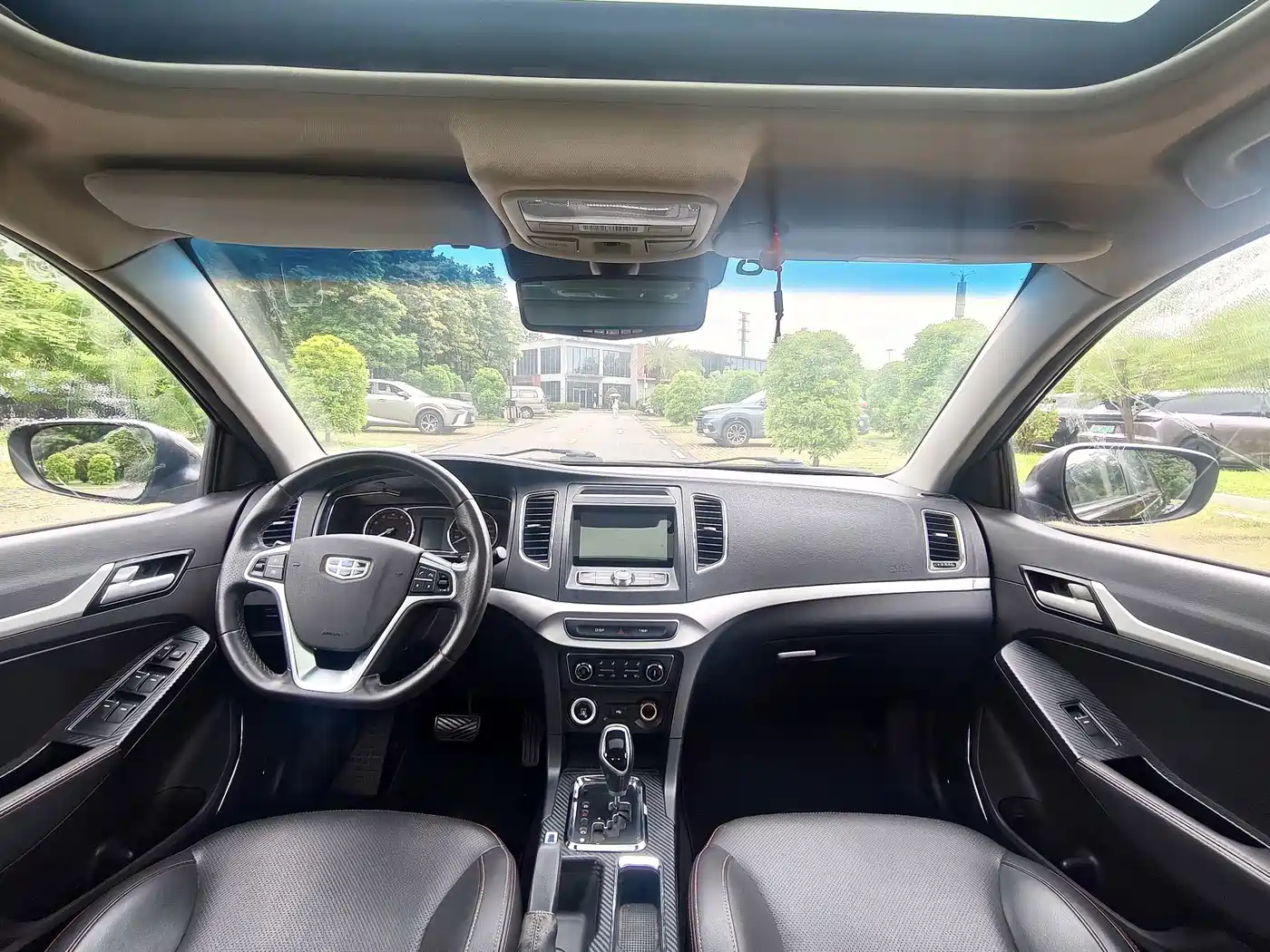 Фото 21 - Geely Vision
