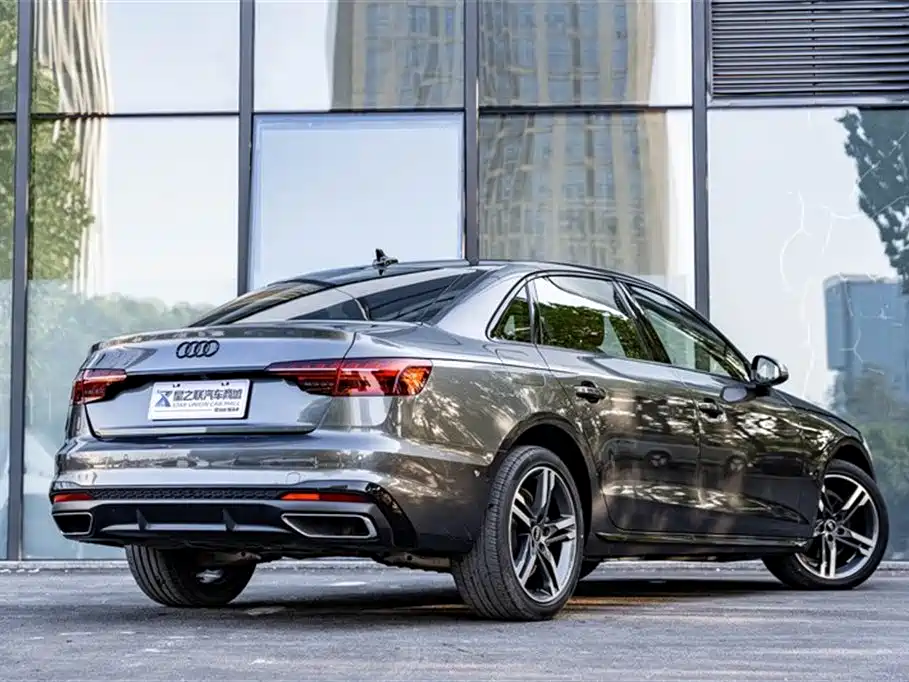 Audi A4L 2022 40 TFSI Luxury Dynamic фото 7